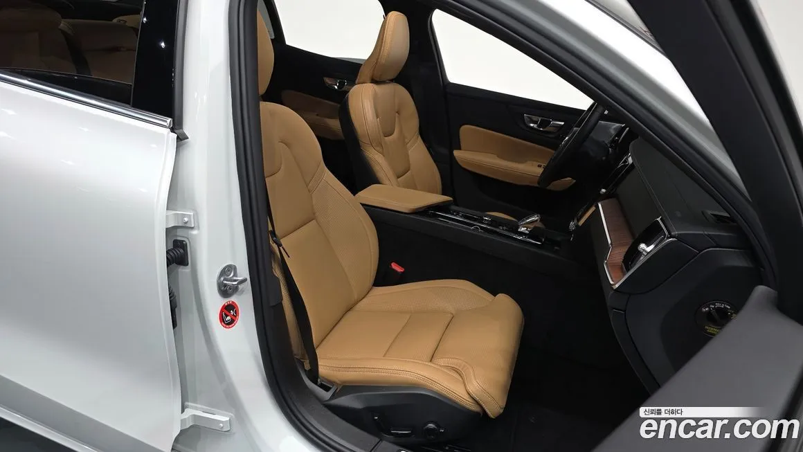 Volvo S60 — фото 10