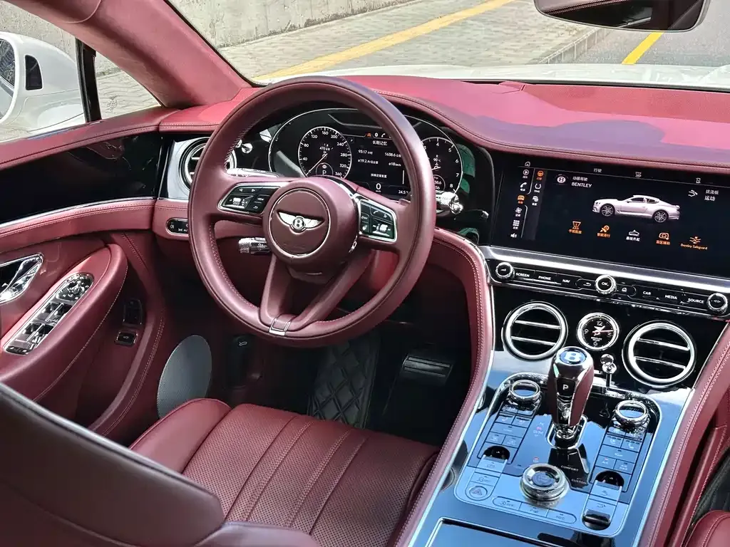Bentley Continental 2023 из CN, фото 10