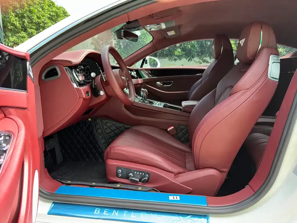 Bentley Continental 2023 из CN, фото 6
