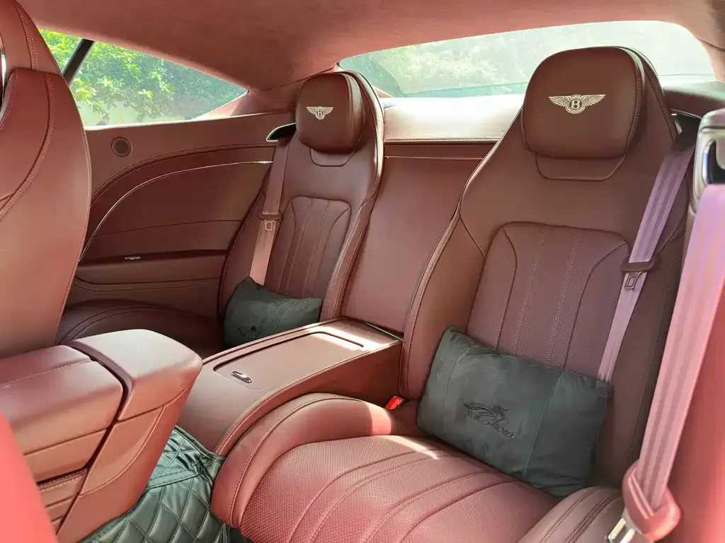 Bentley Continental 2023 из CN, фото 8