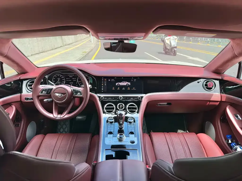 Bentley Continental 2023 из CN, фото 9