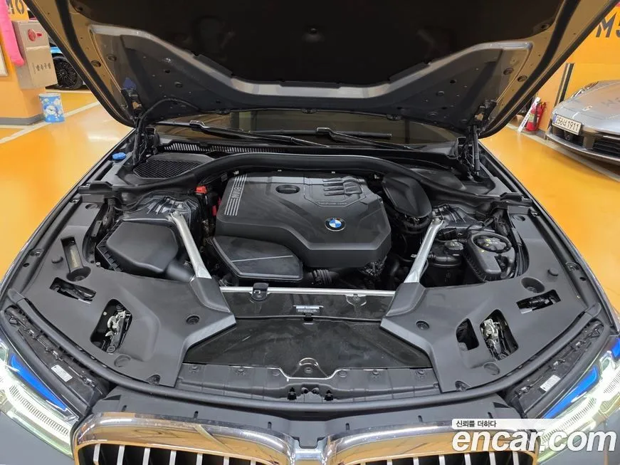 BMW 5-Series 2023 из KR, фото 10