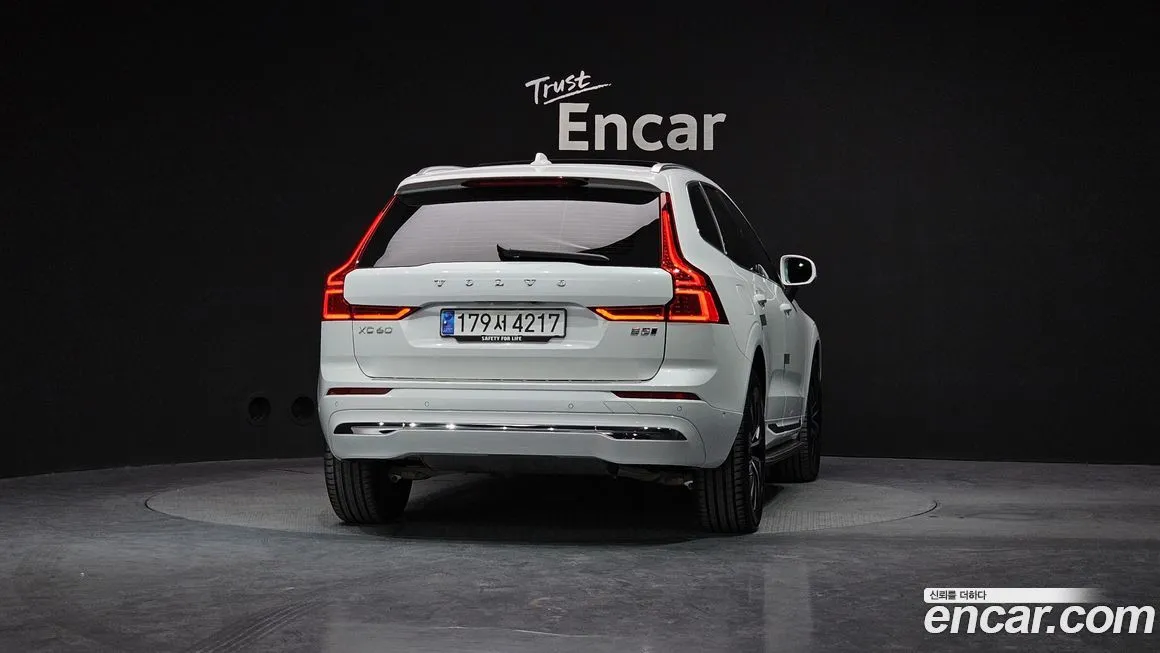 Volvo XC60 2023 из KR, фото 4