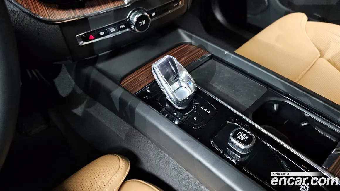 Volvo XC60 2023 из KR, фото 9