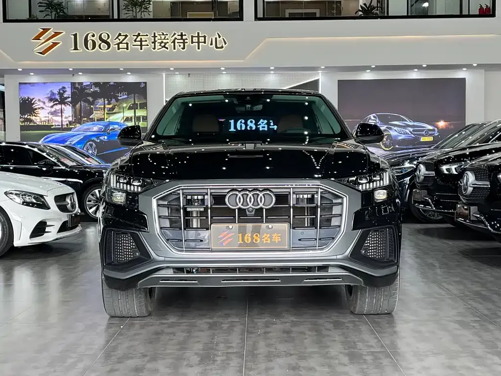 Audi Q8 2024 из CN, фото 2