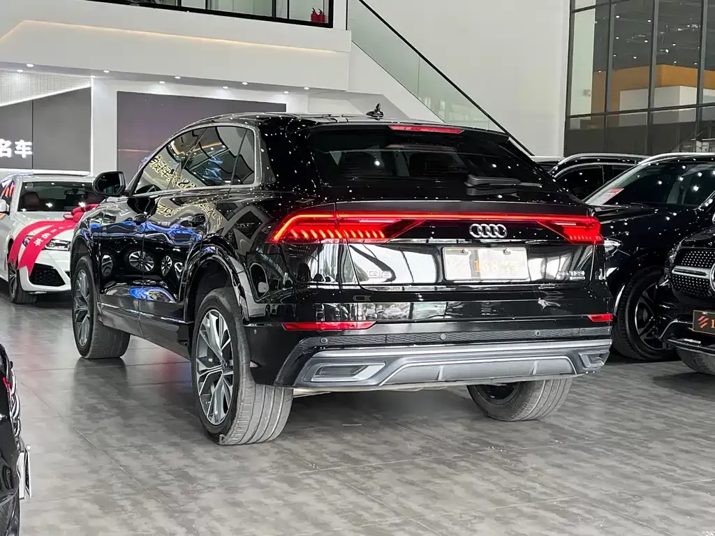 Audi Q8 2024 из CN, фото 5