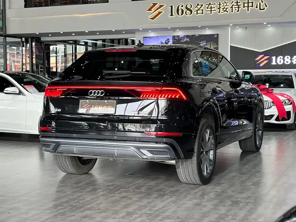 Audi Q8 2024 из CN, фото 7