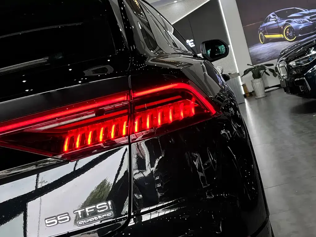 Audi Q8 2024 из CN, фото 8