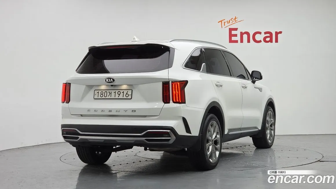 Kia Sorento — фото 4