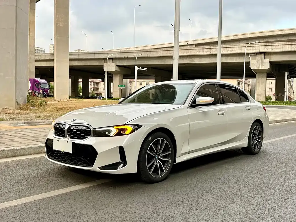 BMW 3 Series 2022 из CN, фото 1