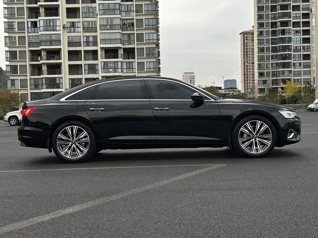 Audi A6L 2023 из CN, фото 4