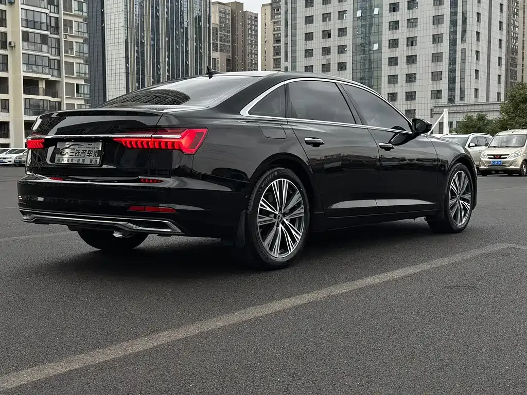 Audi A6L 2023 из CN, фото 5