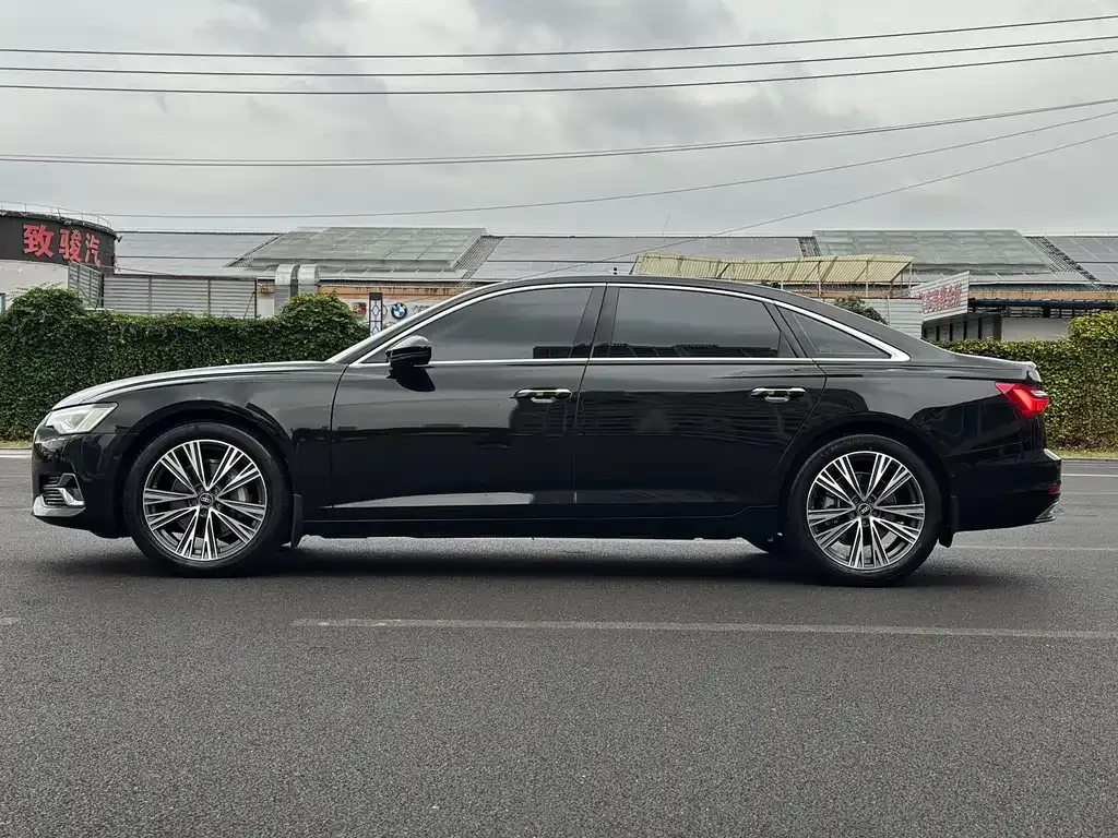 Audi A6L 2023 из CN, фото 8