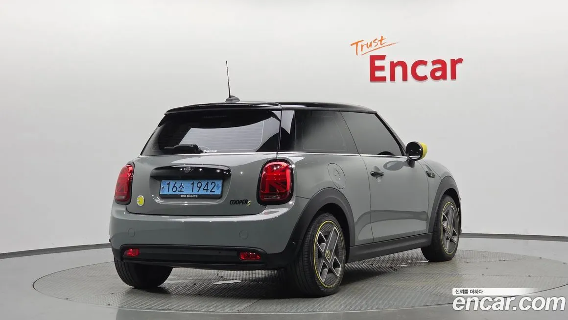 Mini Cooper 2023 из KR, фото 2