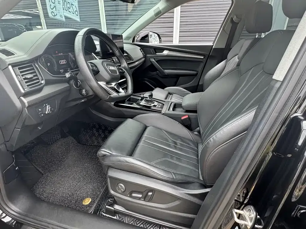 Audi Q5L 2021 из CN, фото 4