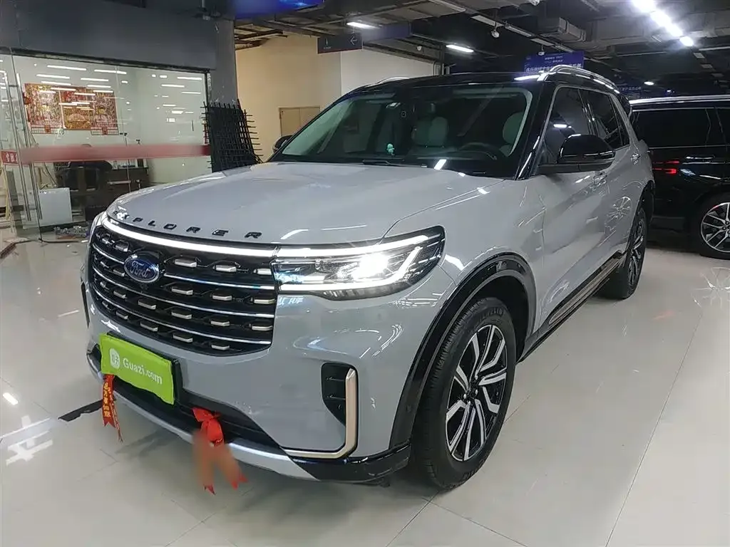 Ford Explorer 2023 из CN, фото 1