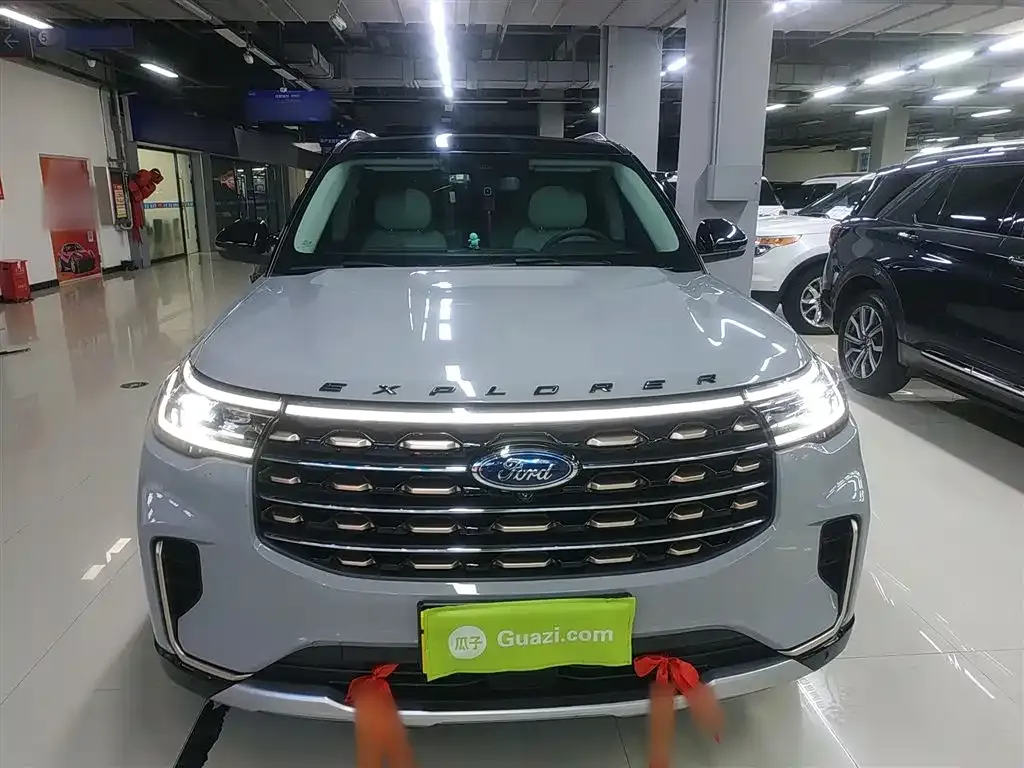Ford Explorer 2023 из CN, фото 3