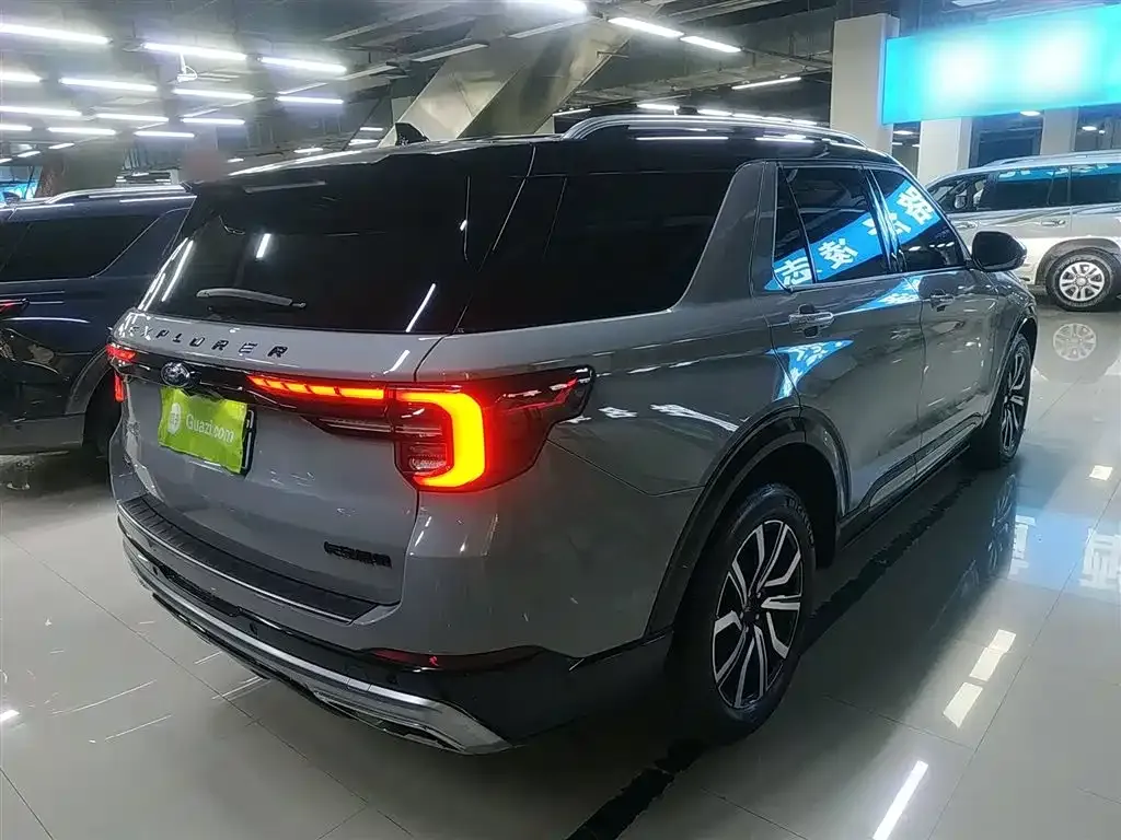 Ford Explorer 2023 из CN, фото 7