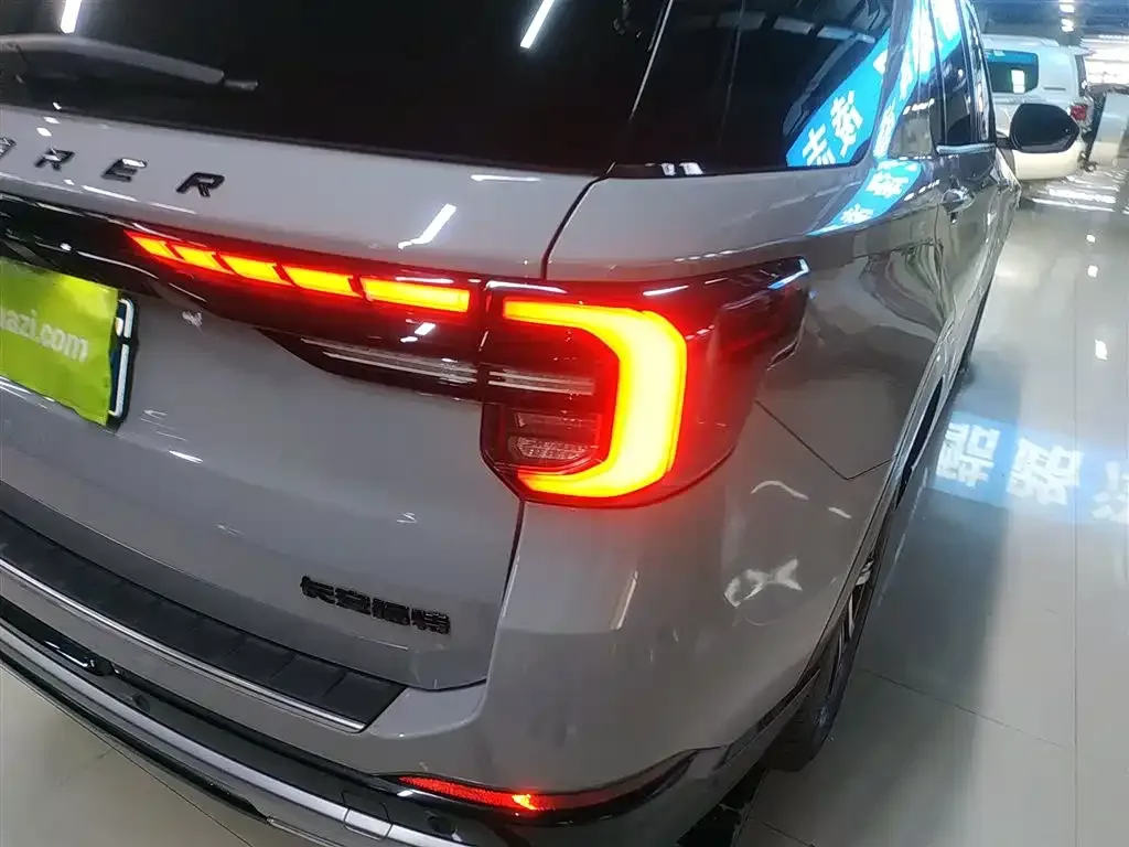 Ford Explorer 2023 из CN, фото 8
