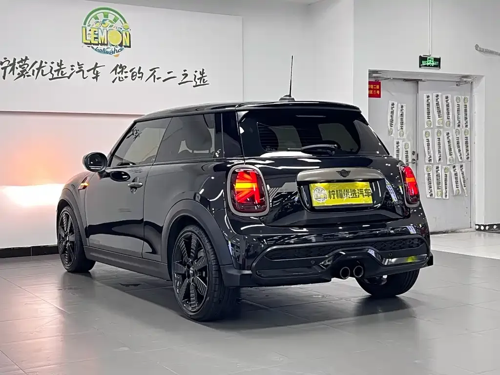 MINI Cooper (3-door) 2023 из CN, фото 9