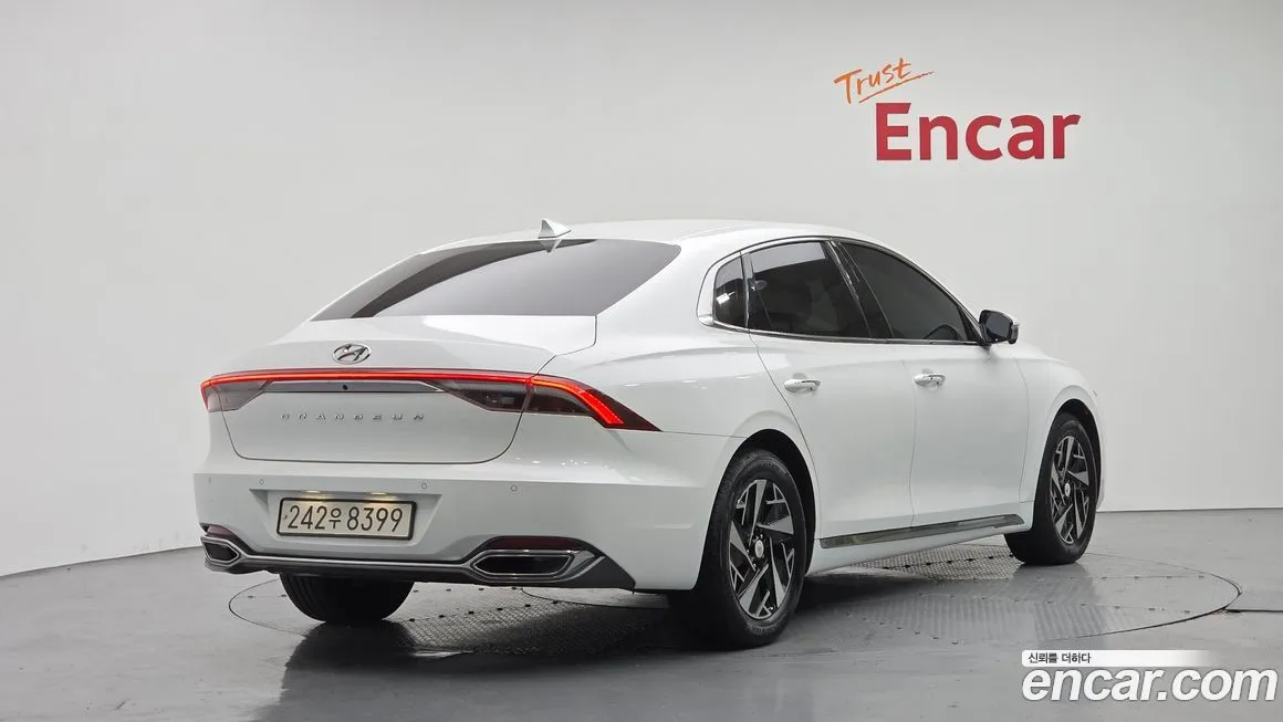 Hyundai Grandeur 2022 из KR, фото 2