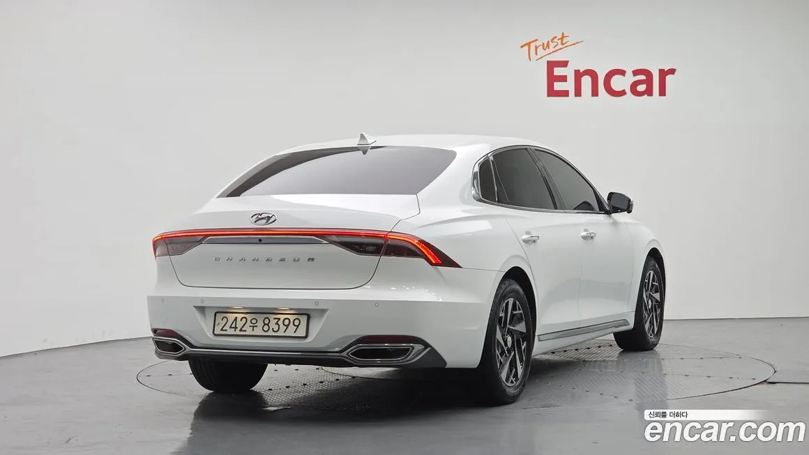 Hyundai Grandeur 2022 из KR, фото 4