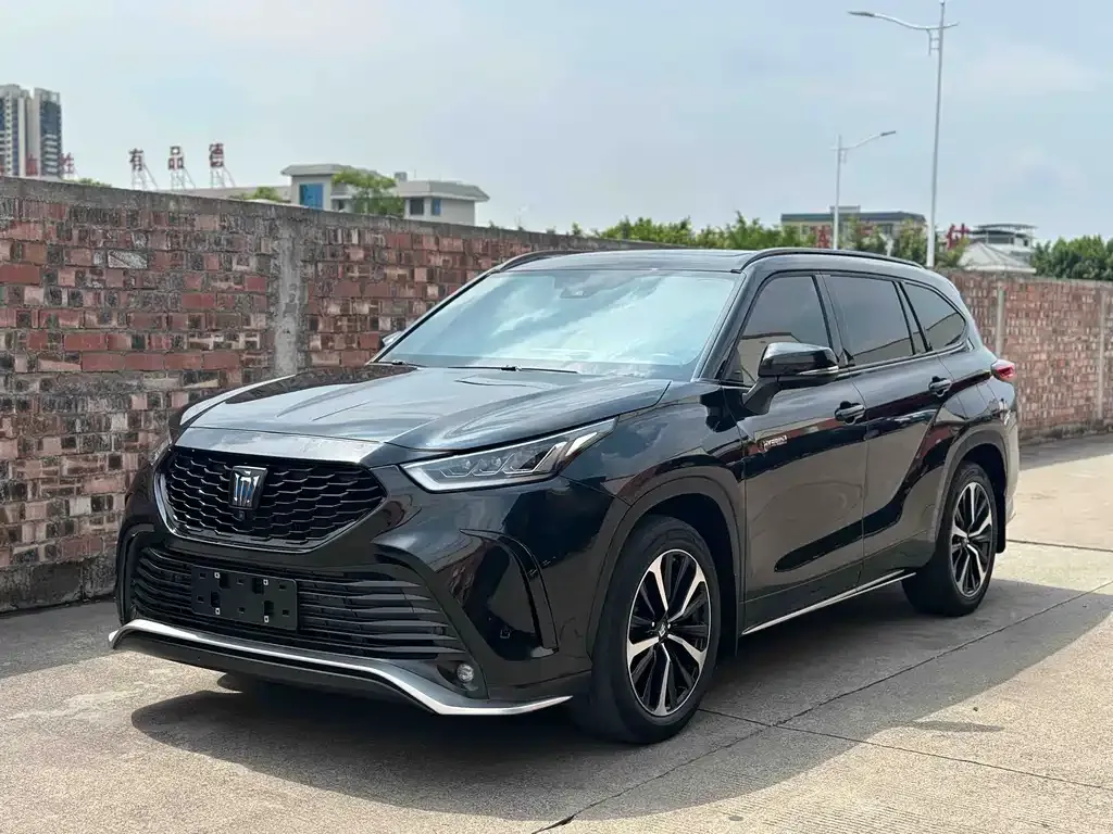 Toyota Crown Kluger 2021 из CN, фото 1