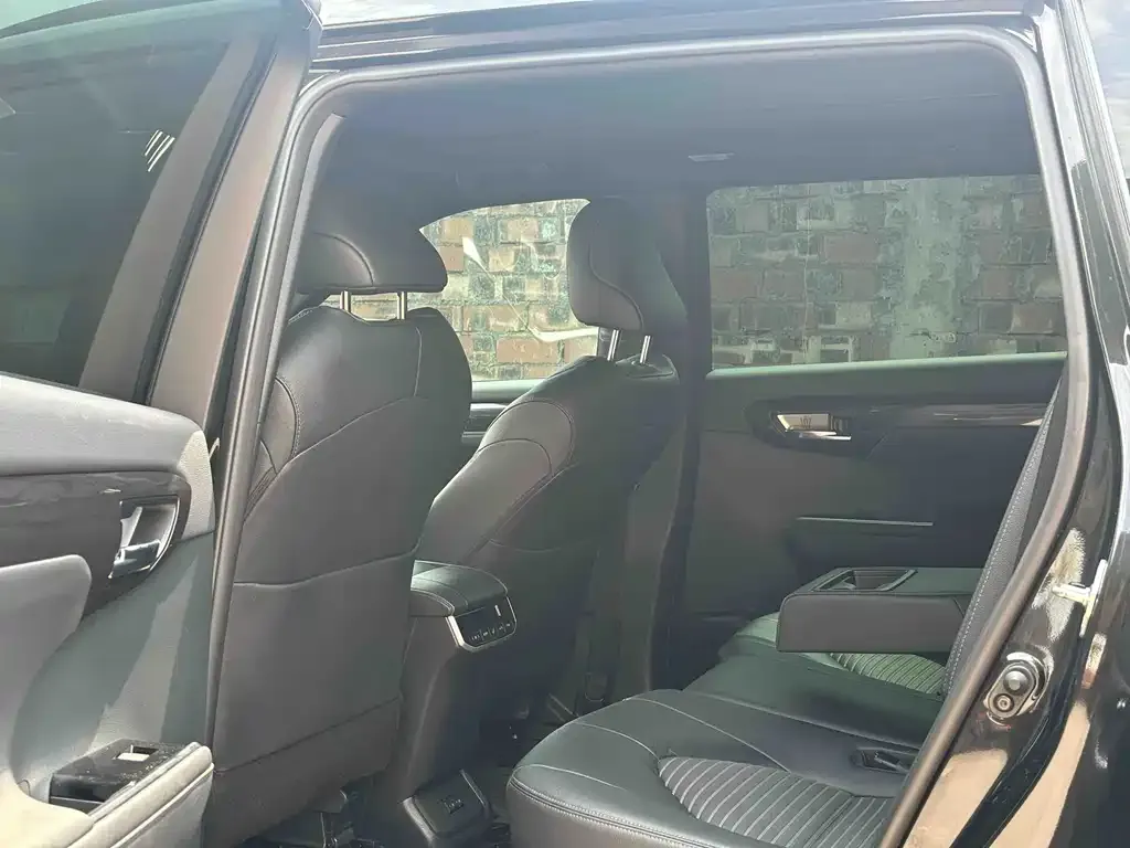 Toyota Crown Kluger 2021 из CN, фото 6