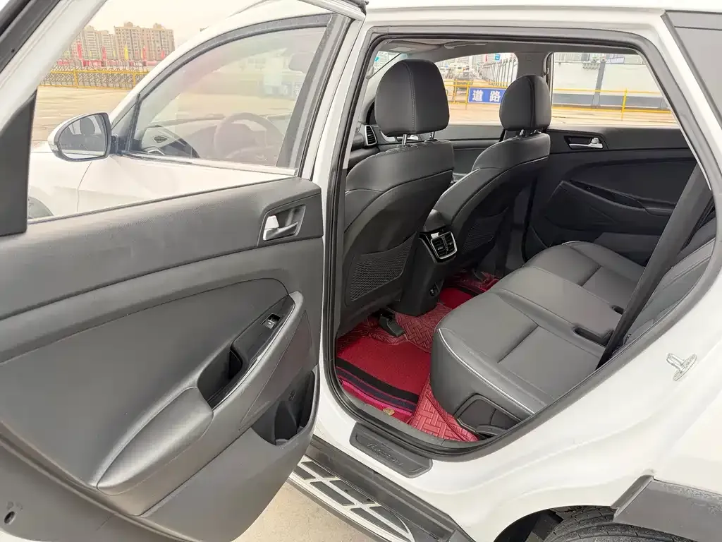 Hyundai Tucson 2021 из CN, фото 8