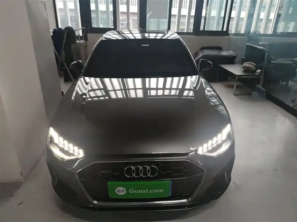 Audi A4L 2021 из CN, фото 3