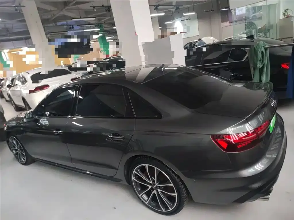 Audi A4L 2021 из CN, фото 4