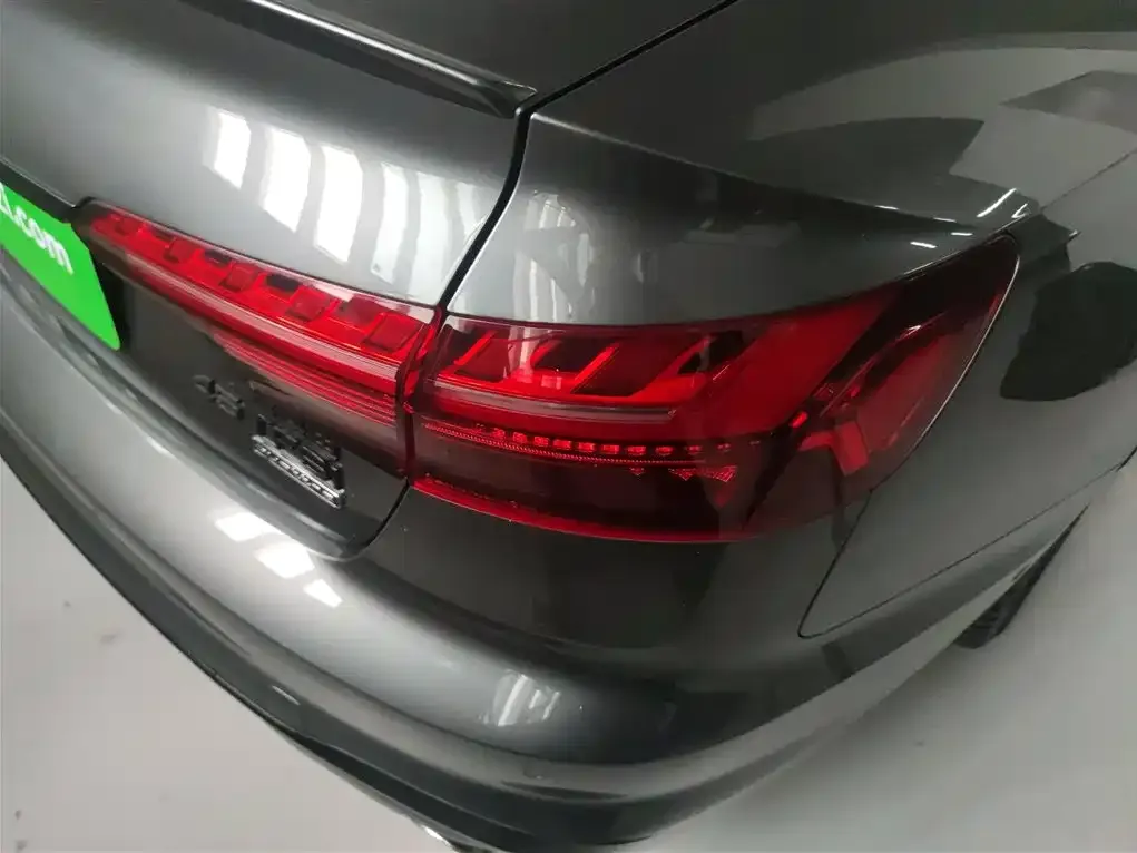 Audi A4L 2021 из CN, фото 7