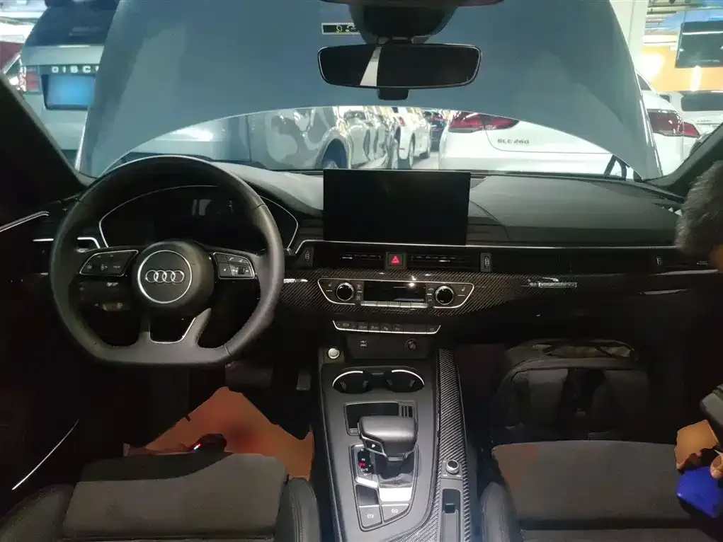 Audi A4L 2021 из CN, фото 9