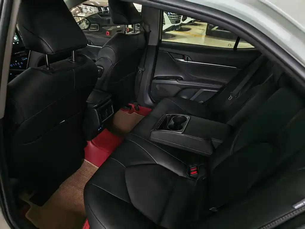 Toyota Camry 2023 из CN, фото 5