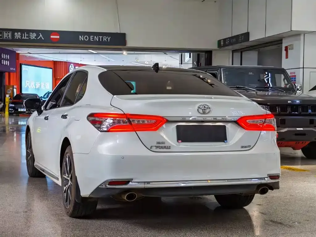 Toyota Camry 2023 из CN, фото 9
