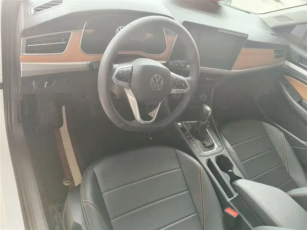 Volkswagen Bora 2024 из CN, фото 10