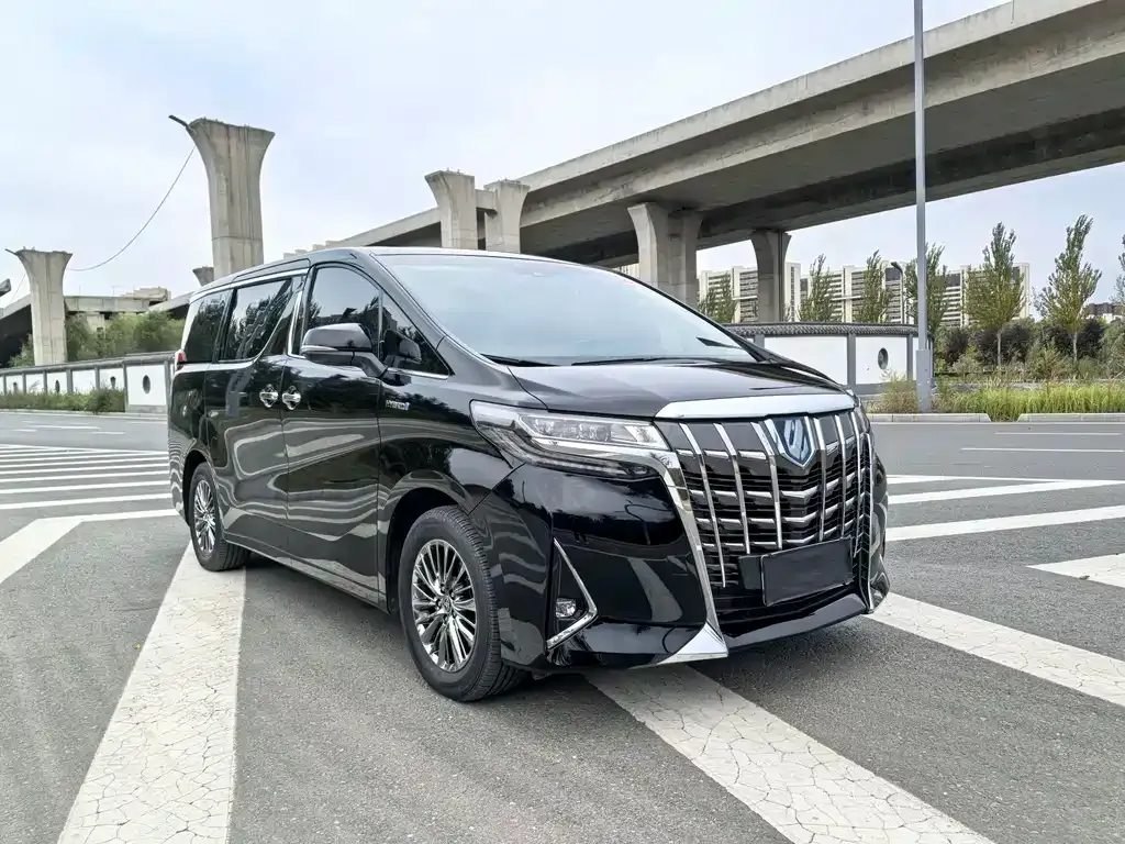 Toyota Alphard — фото 3