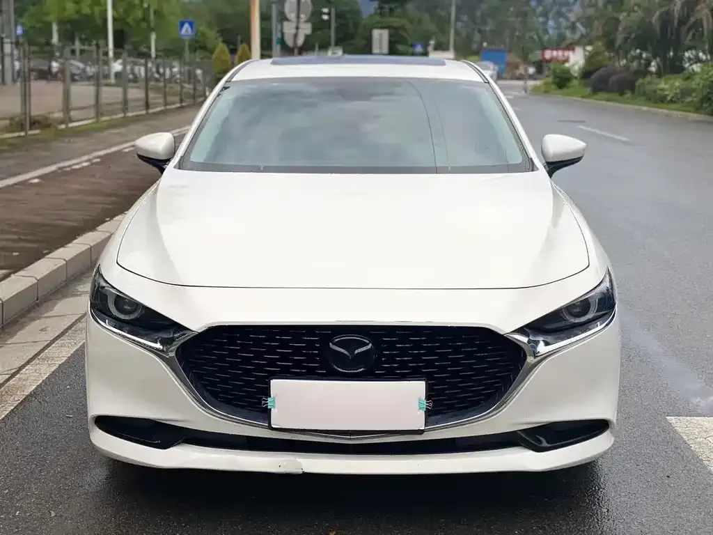 Mazda 3 Axela 2023 из CN, фото 2
