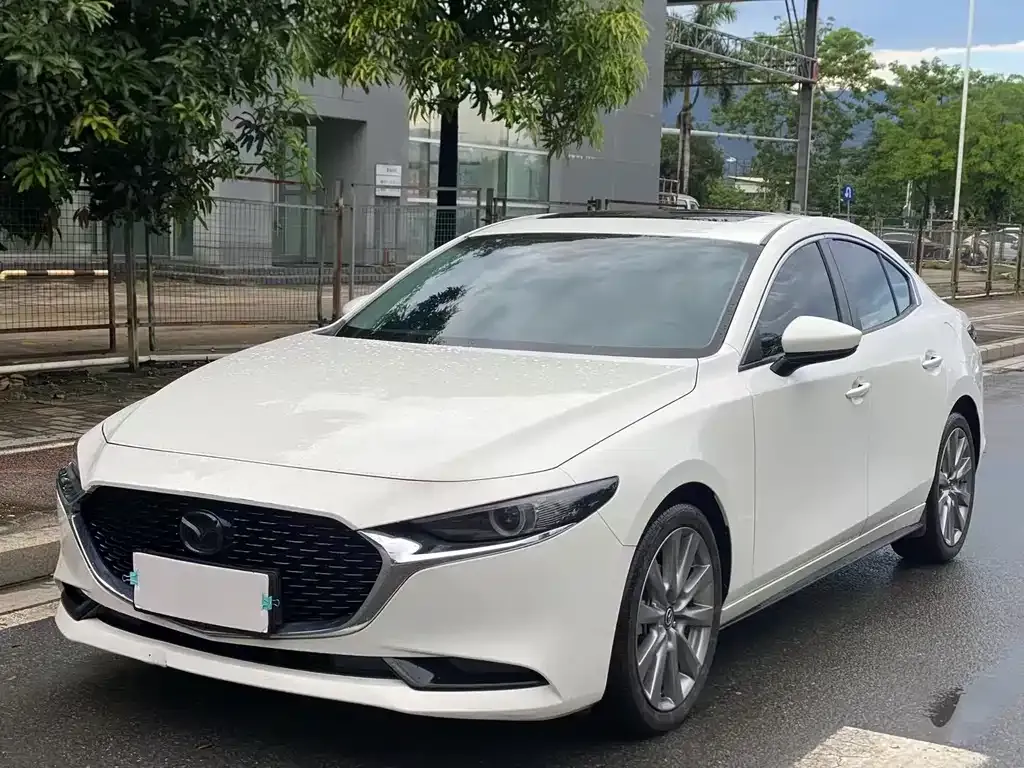 Mazda 3 Axela 2023 из CN, фото 3