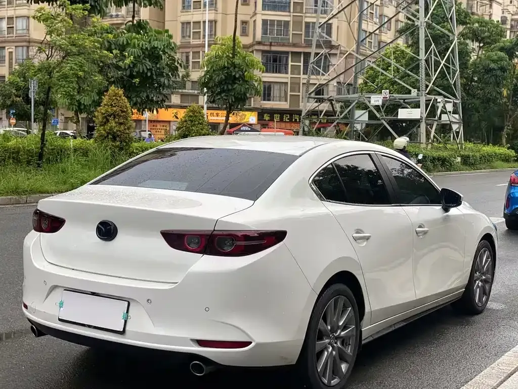 Mazda 3 Axela 2023 из CN, фото 9