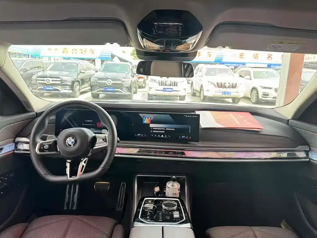 BMW 7 Series 2023 из CN, фото 10