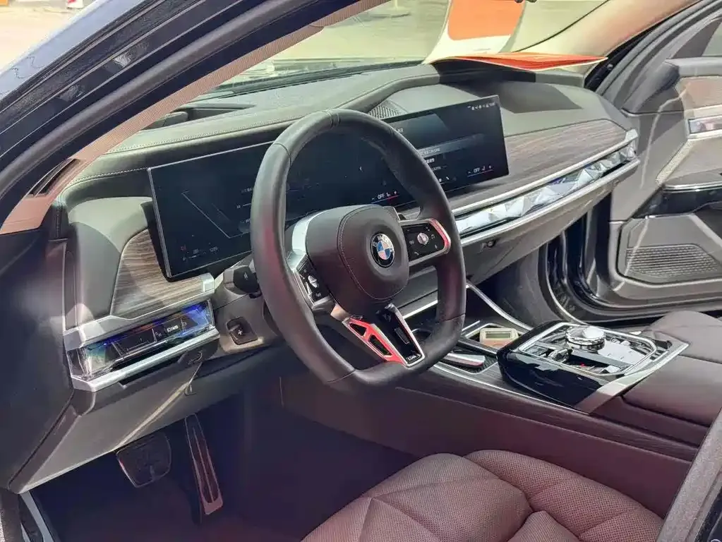 BMW 7 Series 2023 из CN, фото 6