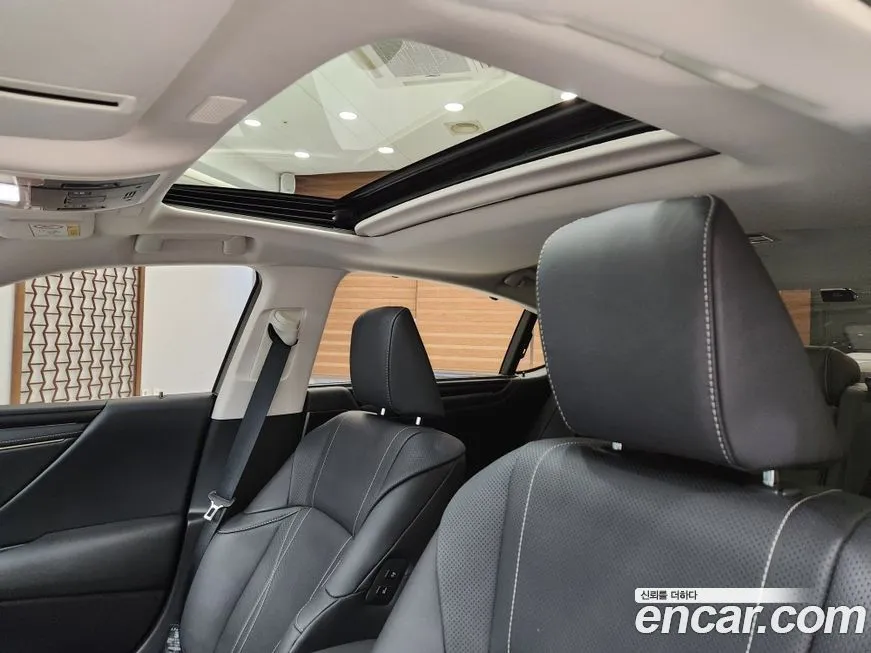 Lexus ES 2025 из KR, фото 8