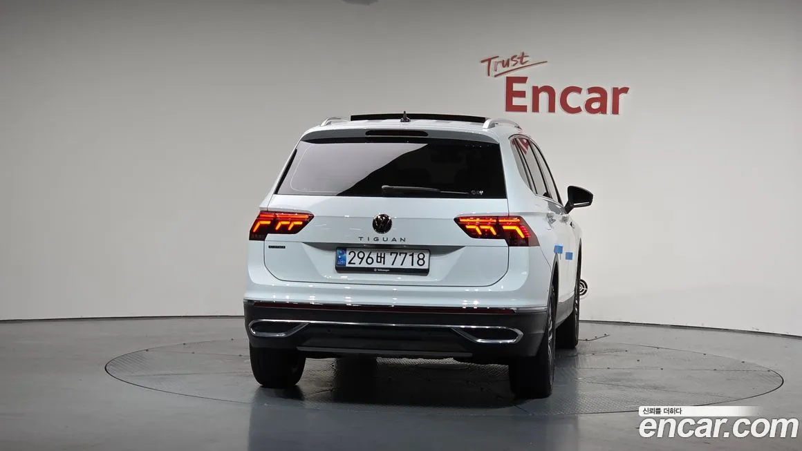 Volkswagen Tiguan — фото 4