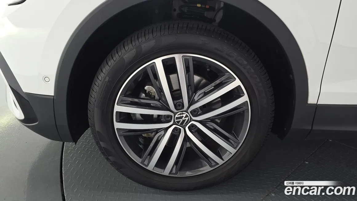 Volkswagen Tiguan — фото 5