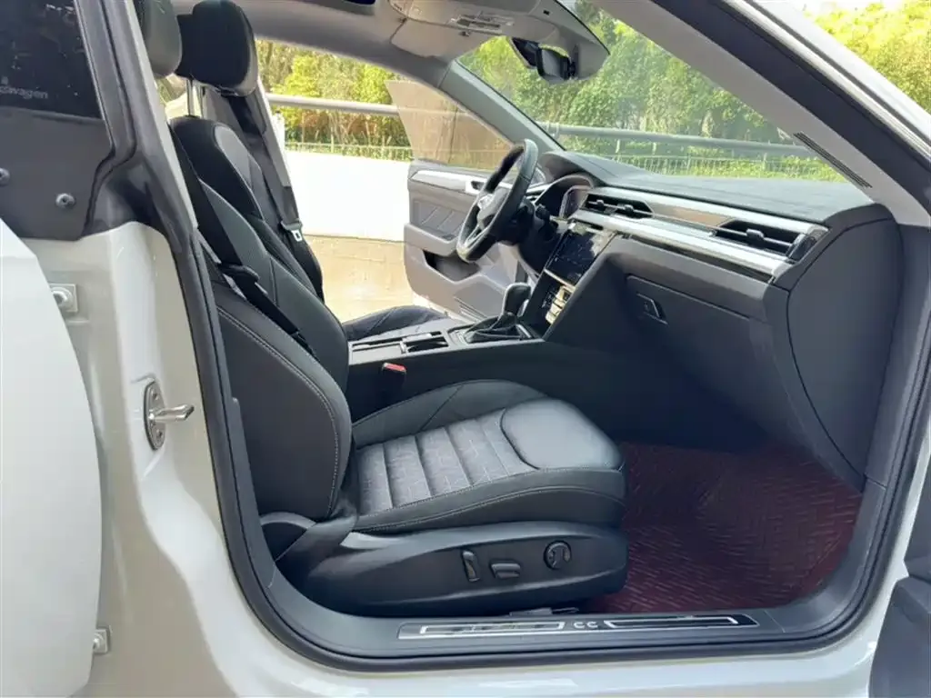 Volkswagen CC 2022 из CN, фото 5