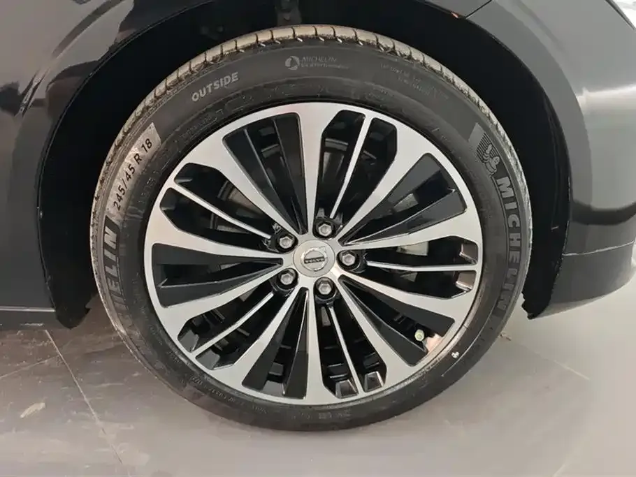 Volvo S90 2023 из CN, фото 6