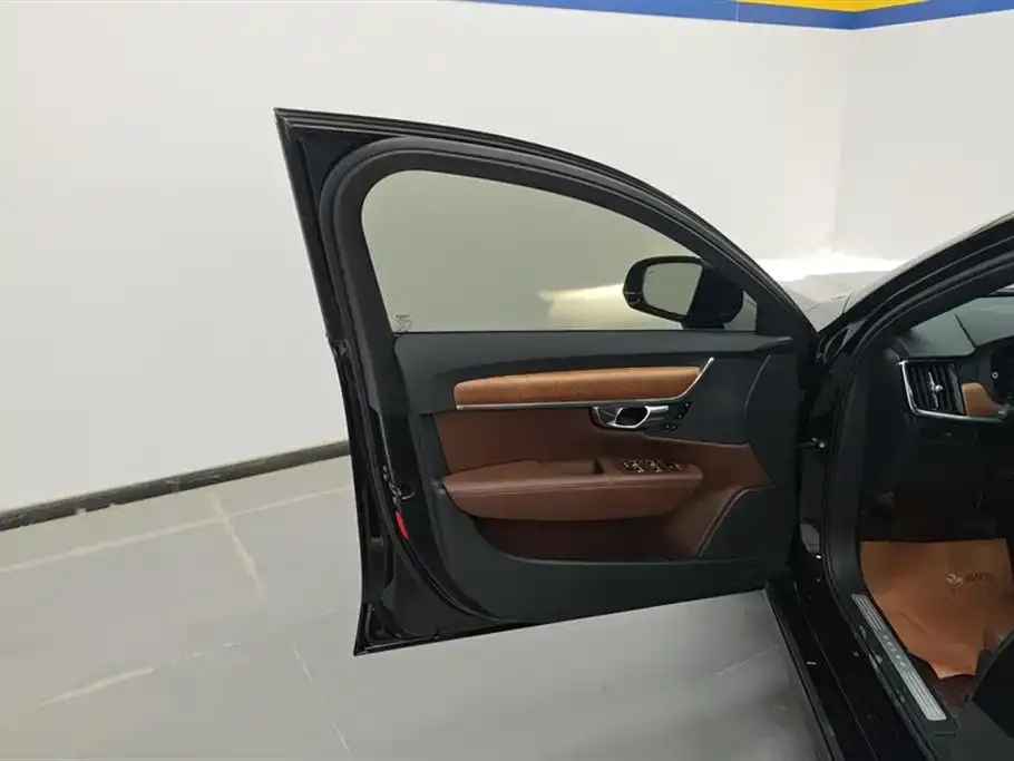Volvo S90 2023 из CN, фото 7