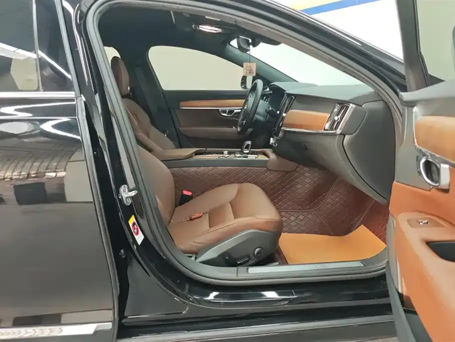 Volvo S90 2023 из CN, фото 8