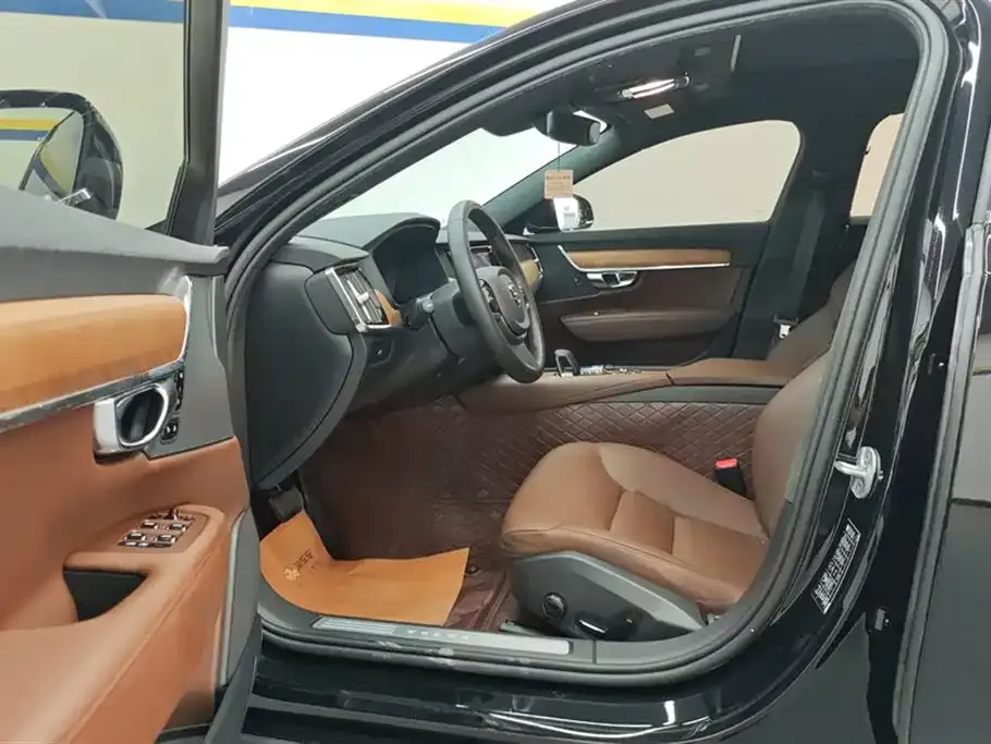 Volvo S90 2023 из CN, фото 9
